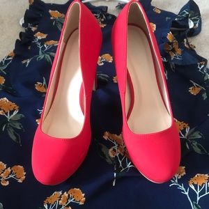 Charlotte Russe Platform Red Pumps *Never worn*